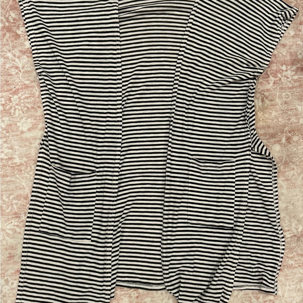 Black and White Short Sleeve Striped Cardigan!